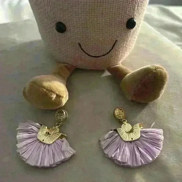 TARGET EUC Purple Fan Earrings - Picture 2 of 2